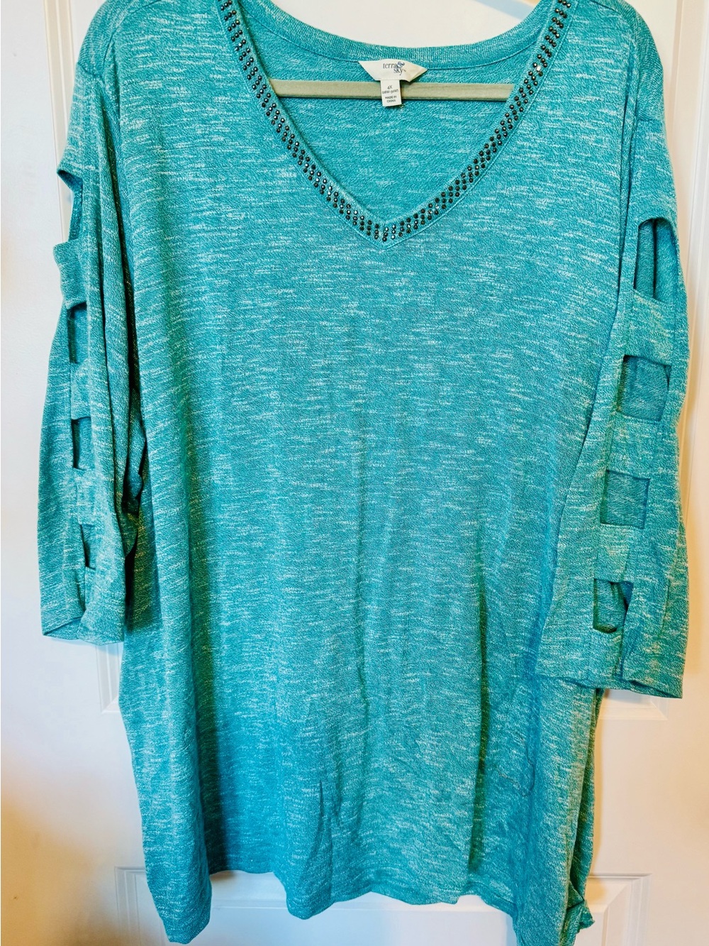 Terra & sky size 4x, teal/metallic silver, V-Neck Cutout Sleeve Top